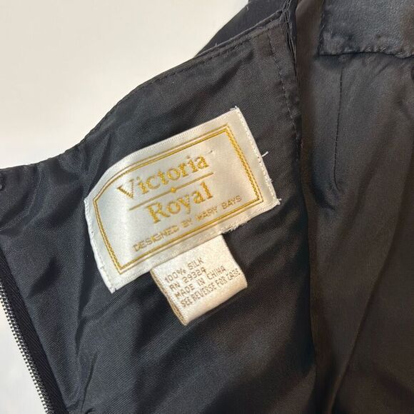 Victoria Royal Black Silk Vintage Dress 16 - Picture 7 of 7